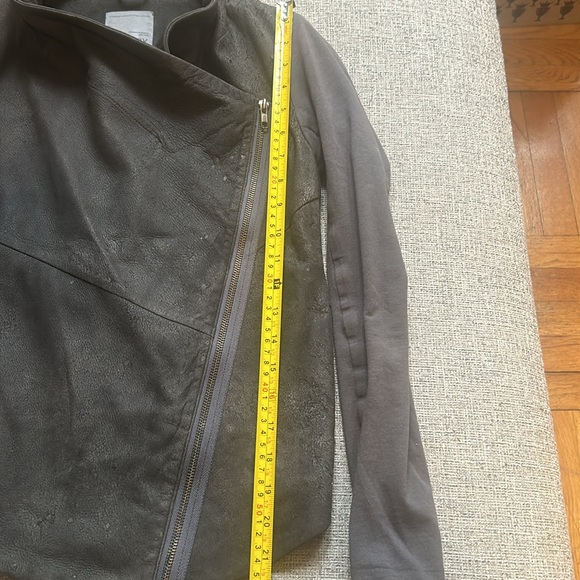 Distressed Leather Jacket - Picture 4 of 8